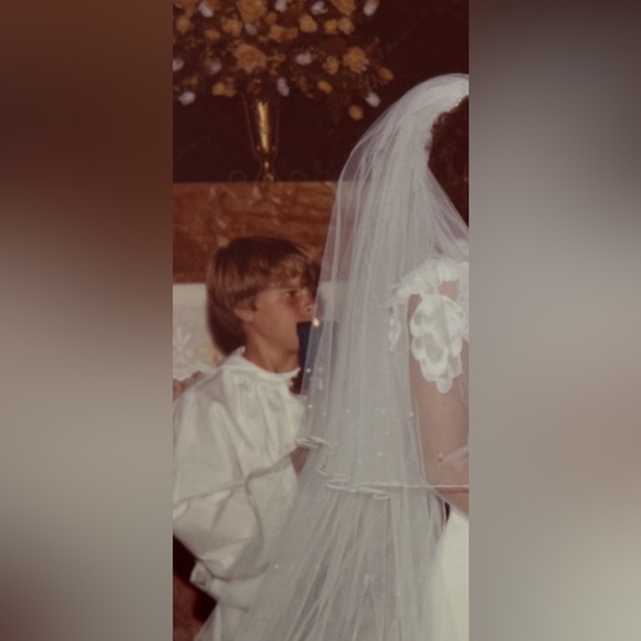 Accessories - Elegant White Bridal Veil VINTAGE